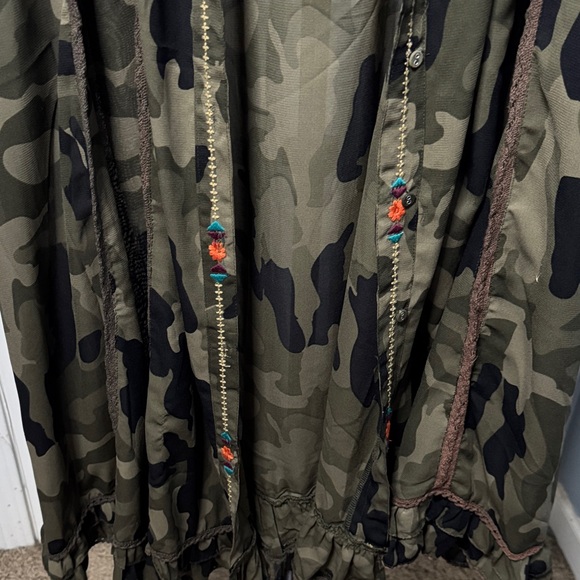 Camo Floral Embroidered Long Women’s Duster - Picture 5 of 6